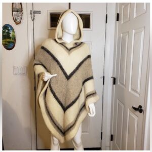 Vintage Icelandic wool Poncho by Hilda one size